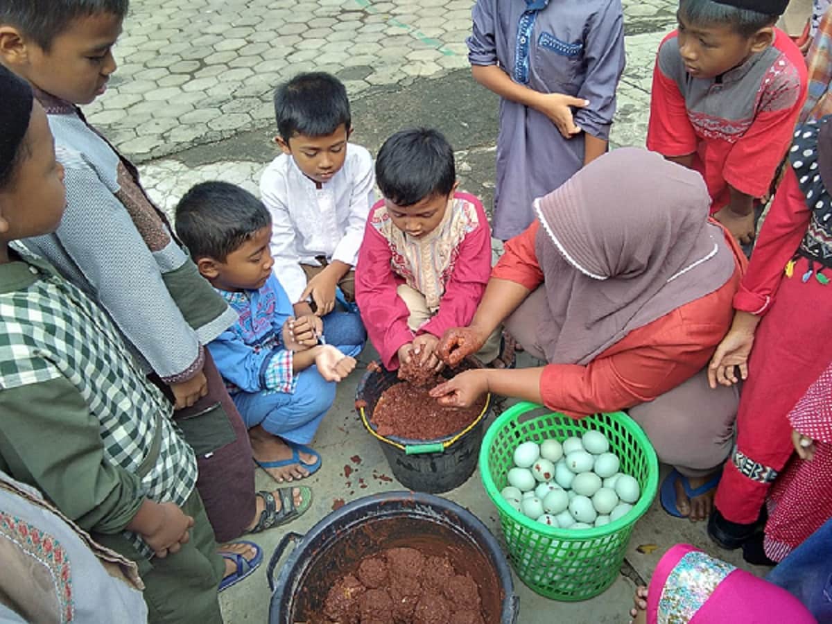 belajar di luar sdit alhuda sidoharjo